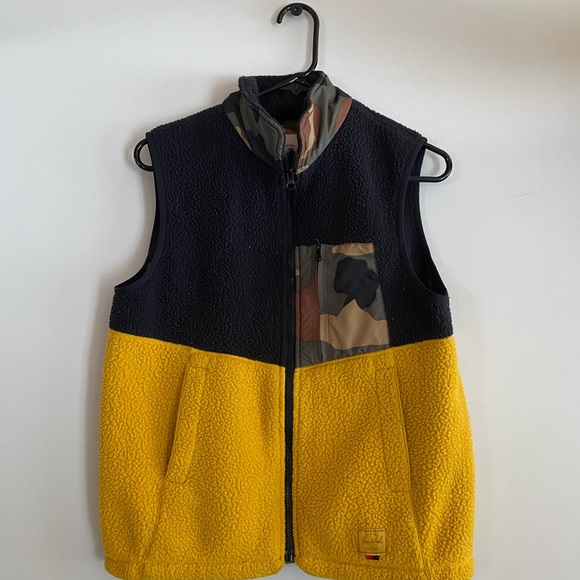 Herschel full zip sherpa vest size m womens - Picture 2 of 4